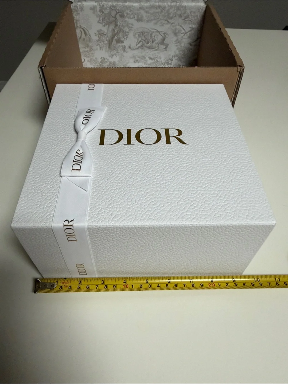 Dior White Ribbon and Branded Packaging Set with Gold Logo